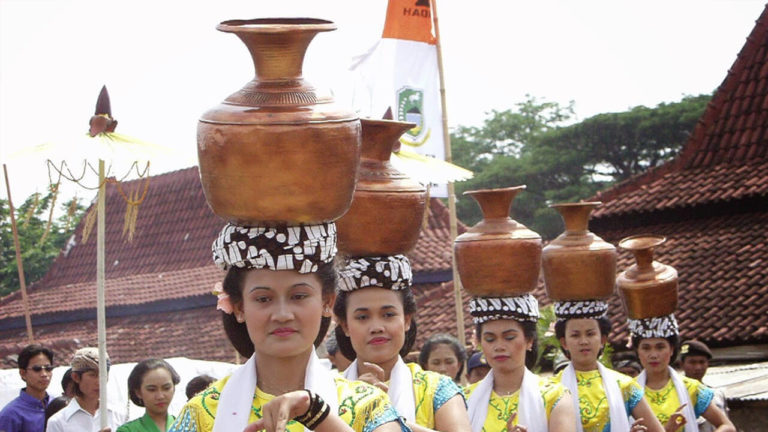 Foto Gerakan Tari Jawa Barat