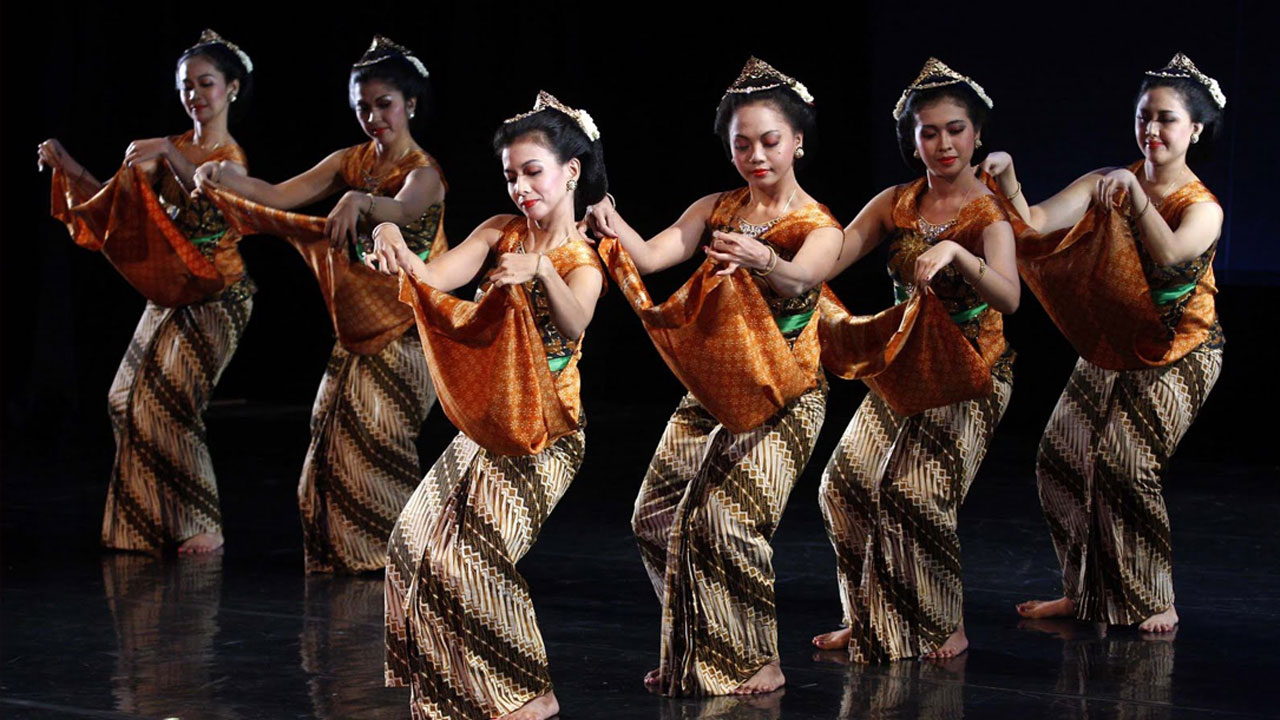 [Penjelasan Lengkap] 25+ Jenis Tari Tradisional dari Jawa Tengah