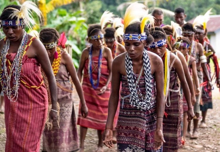 Foto Gerakan Tari Kafuk Tari Papua