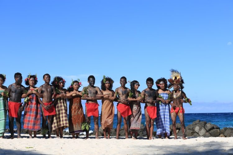 Foto Gerakan Tari Magasa Tari Papua