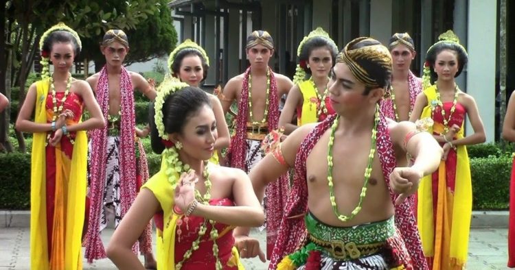 Foto Gerakan Tari Tayub Tari Jawa Tengah