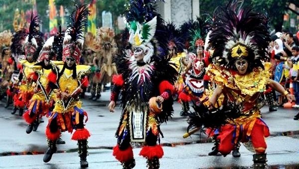 Foto Gerakan Tari Topeng Ireng Tari Jawa Tengah