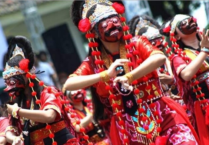 Foto Gerakan Tari Topeng Tari Jawa Barat