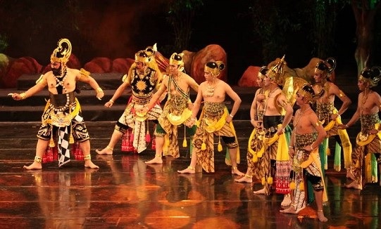 Foto Gerakan Tari Wayang Tari Jawa Barat