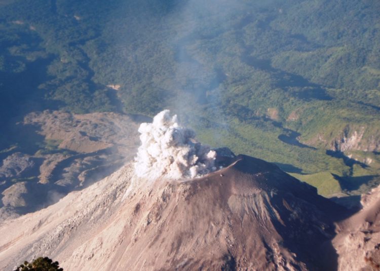 ilustrasi gambar bencana geologis-manajemen bencana