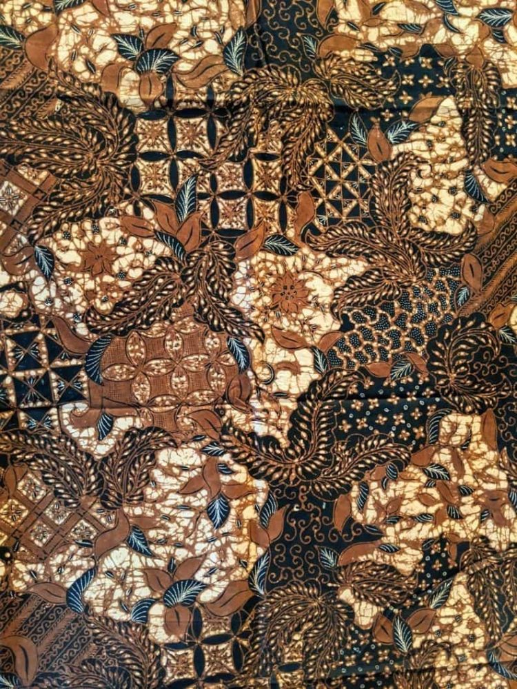 Contoh kerajinan tekstil kerajinan batik tulis solo