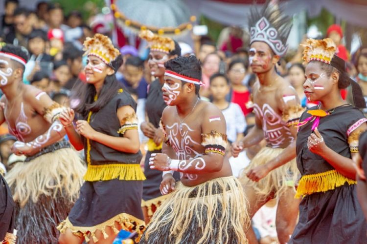 gerakan pada tari yospan papua