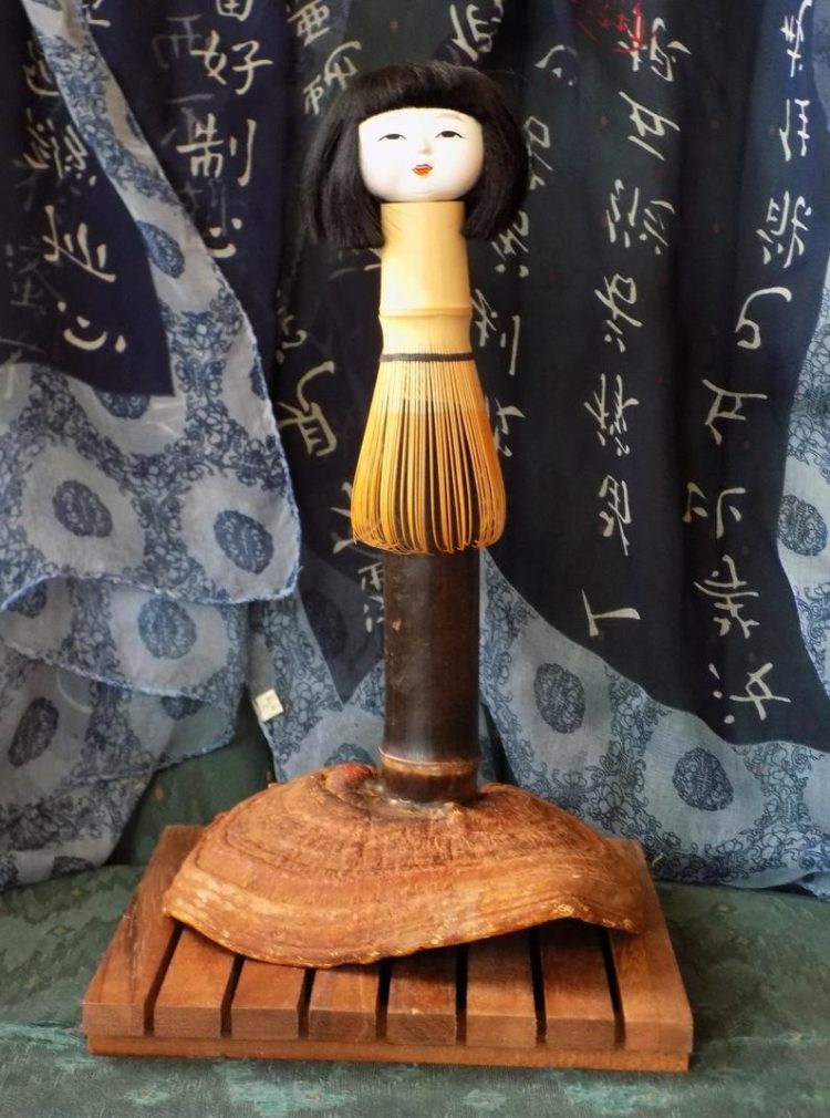 kerajinan dari bambu boneka jepang