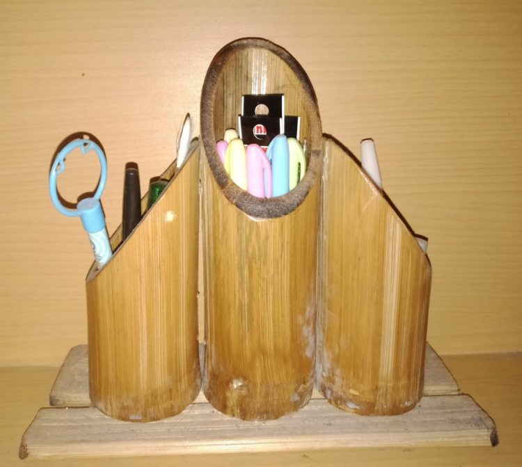 kerajinan dari bambu tempat pensil