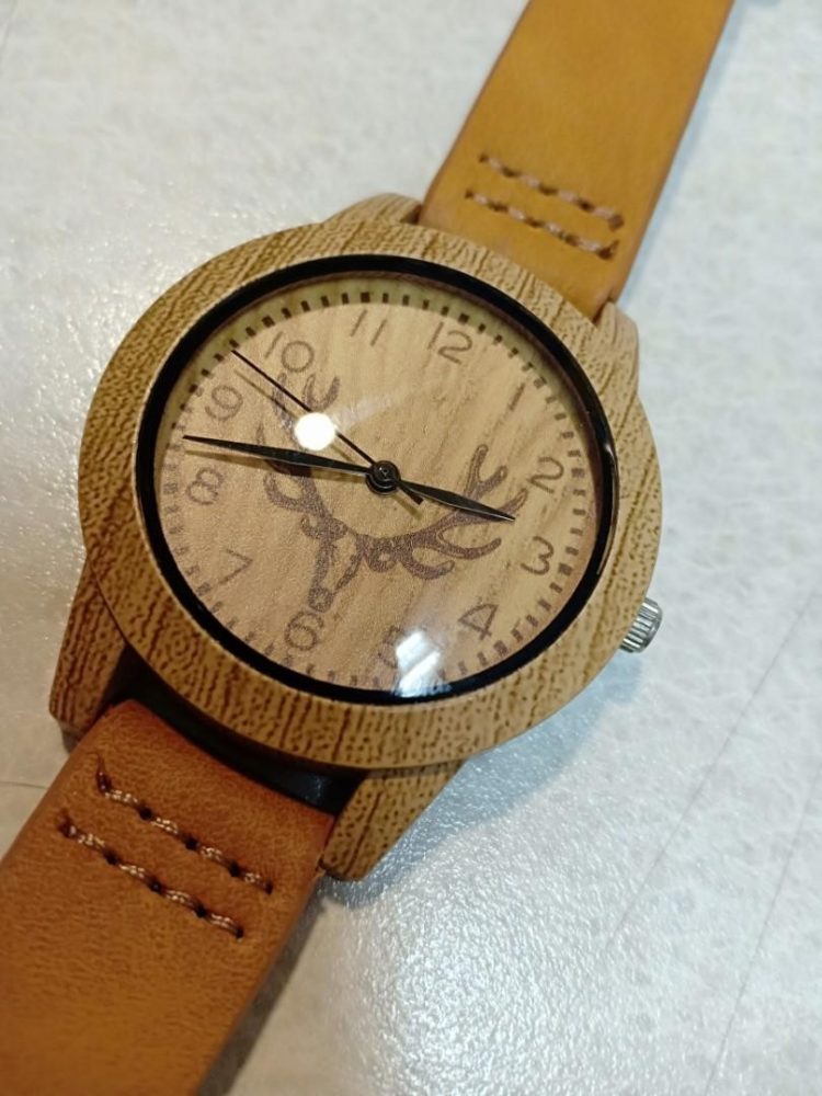 contoh kerajinan dari kayu jam tangan