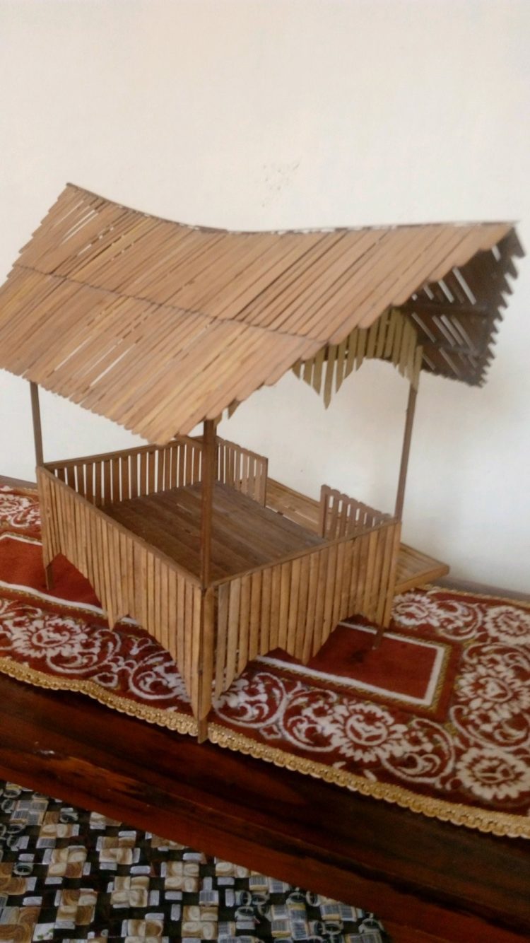 kerajinan dari limbah organik rumah kulit bambu