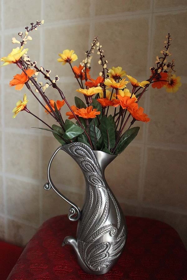 kerajinan dari logam vas