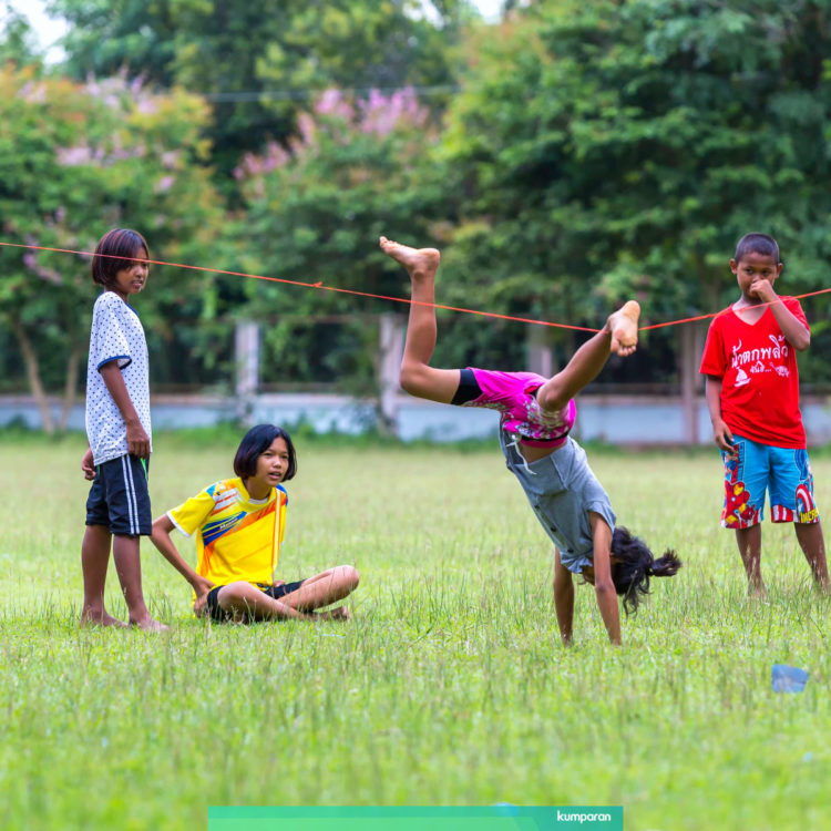 gambar anak-anak bermain pengertian interaksi sosial ciri