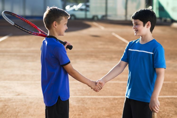 gambar anak bersalaman pengertian interaksi sosial syarat