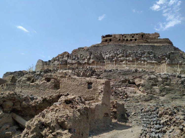 foto reruntuhan benteng yahudi dalam perang khaibar