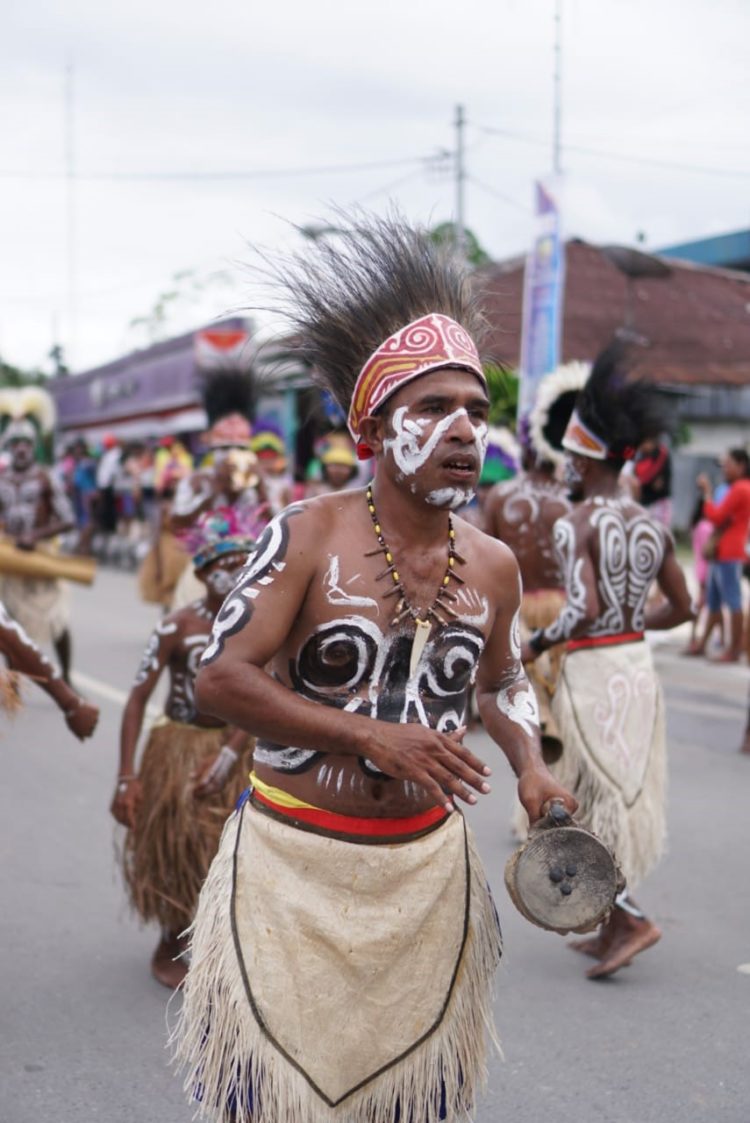 penjelasan tari yospan