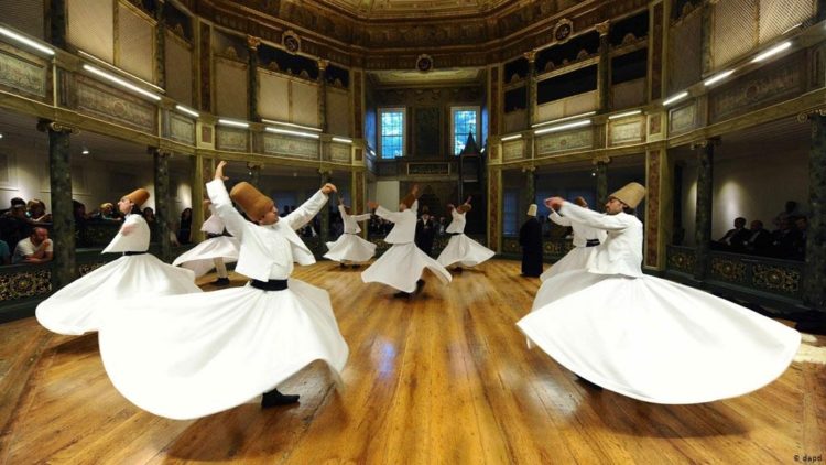Foto urutan tarian sufi