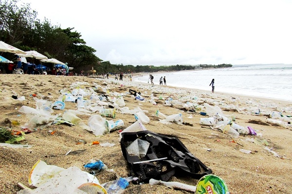 Gambar Contoh Limbah Pariwisata dalam Pengertian Limbah