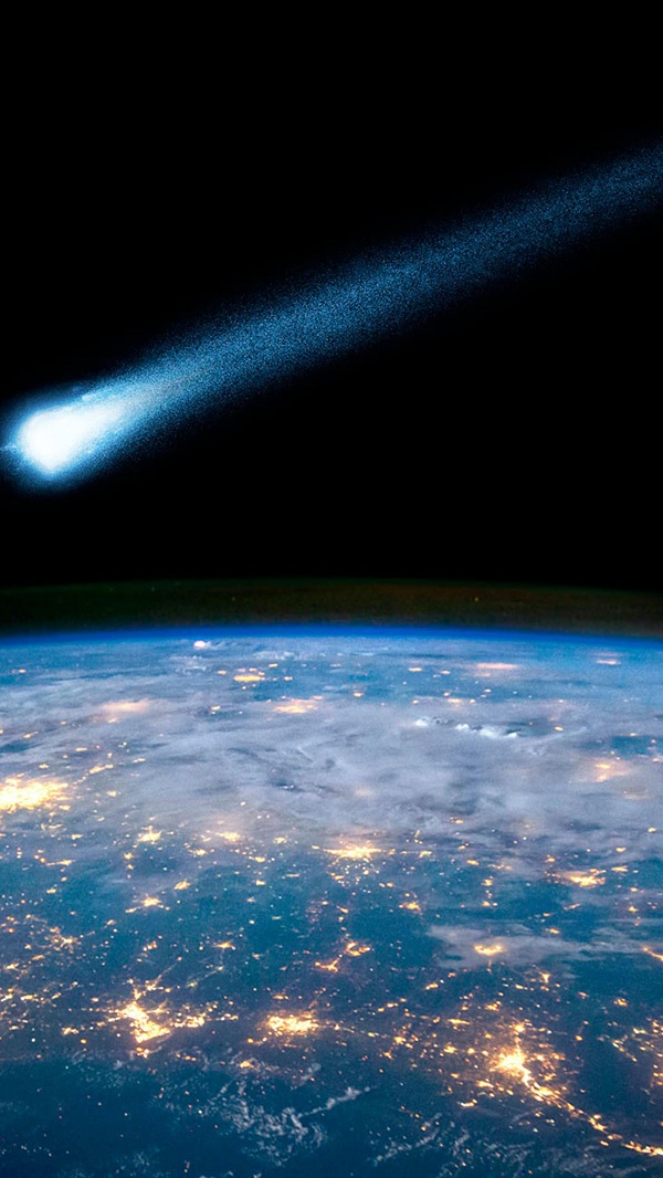 Gambar Komet dalam Pengertian Tata Surya