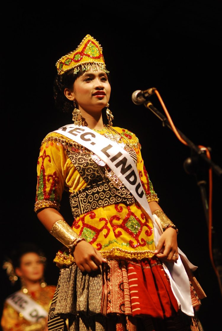 Pakaian Adat Sulawesi Tengah Asal Sigi