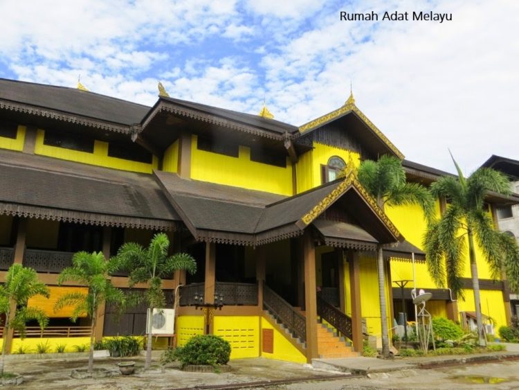 Contoh Rumah Adat Kalimantan Barat Suku Melayu