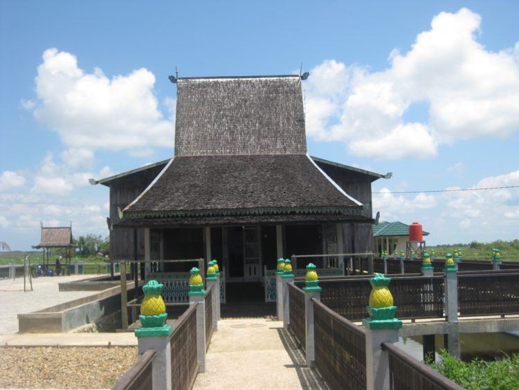 Contoh Rumah Adat Kalimantan Selatan Rumah Baanjung Gajah Baliku
