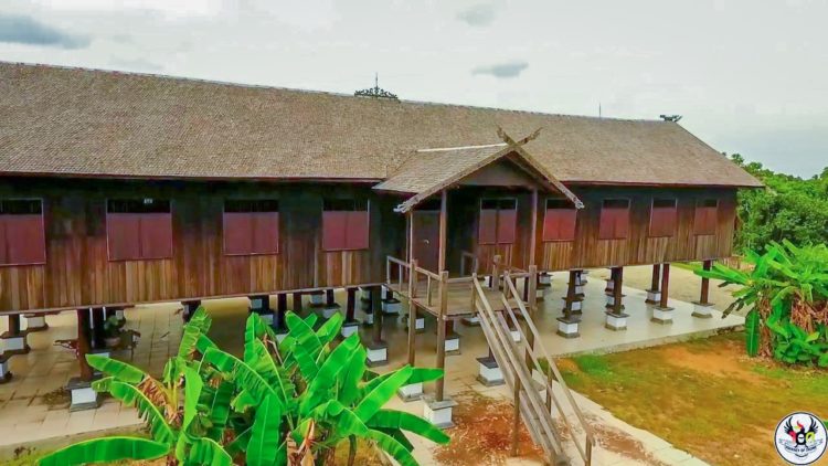 Contoh Rumah Adat Kalimantan Tengah Rumah Adat Betang Sei Pasah