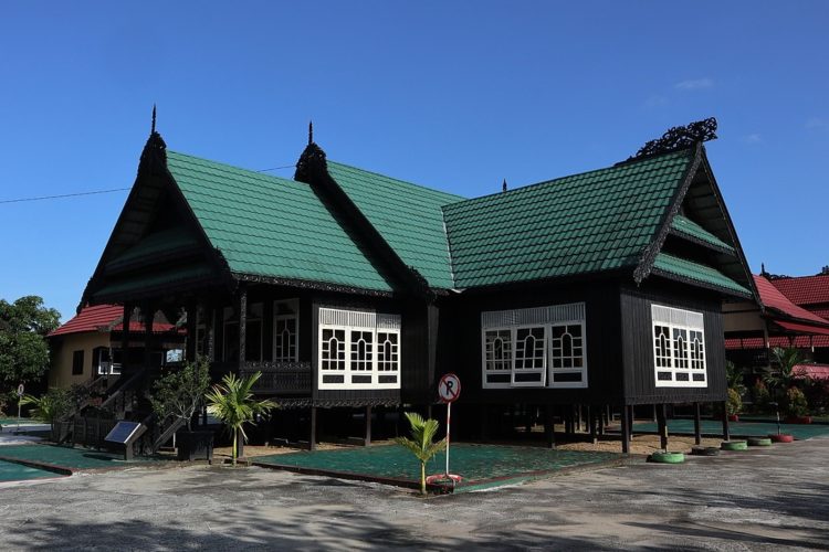 Contoh Rumah Adat Kalimantan Utara Rumah Baloy