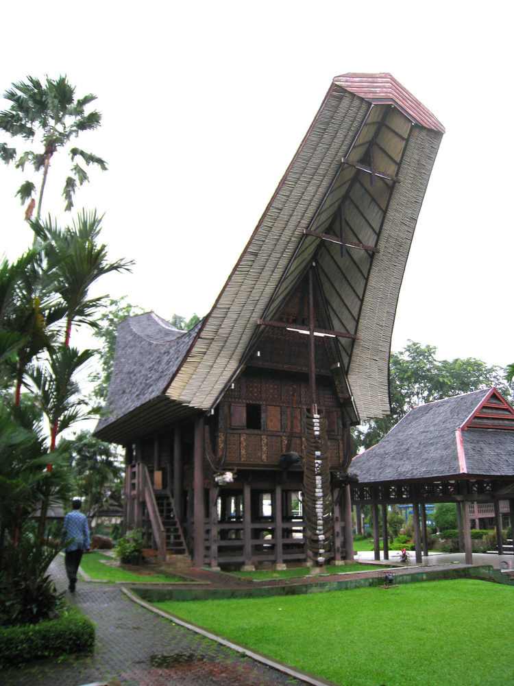 Rumah Adat Sulawesi Selatan Dinamakan Tongkonan