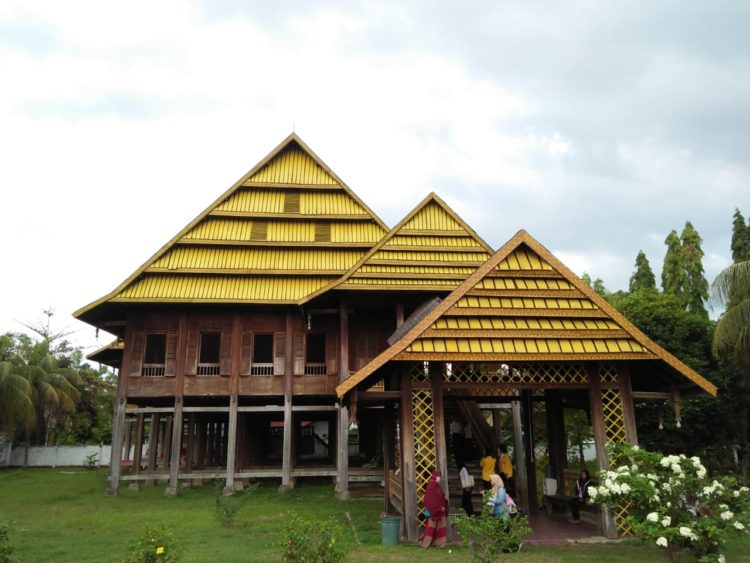 Rumah Adat Sulawesi Selatan Istana Datu Luwu