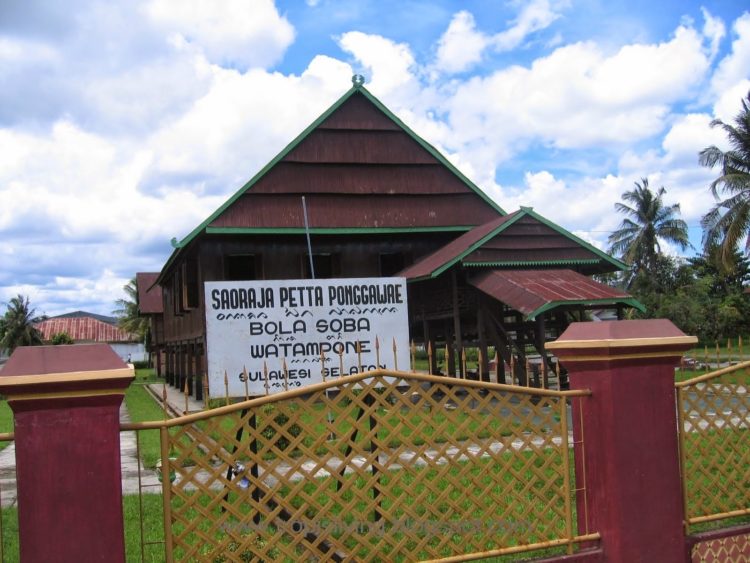 rumah adat sulawesi suku bugis