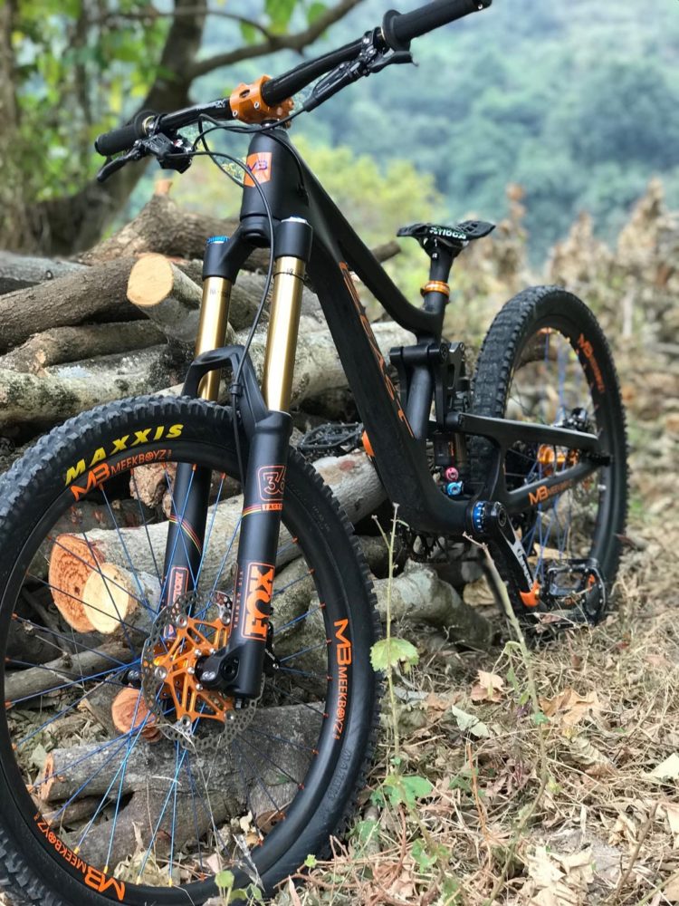 jenis sepeda downhill dan kegunaan