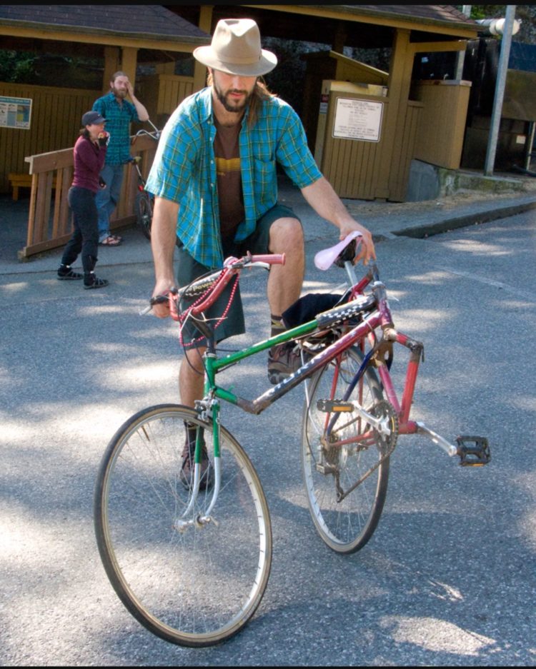 jenis sepeda reverse-steering bike