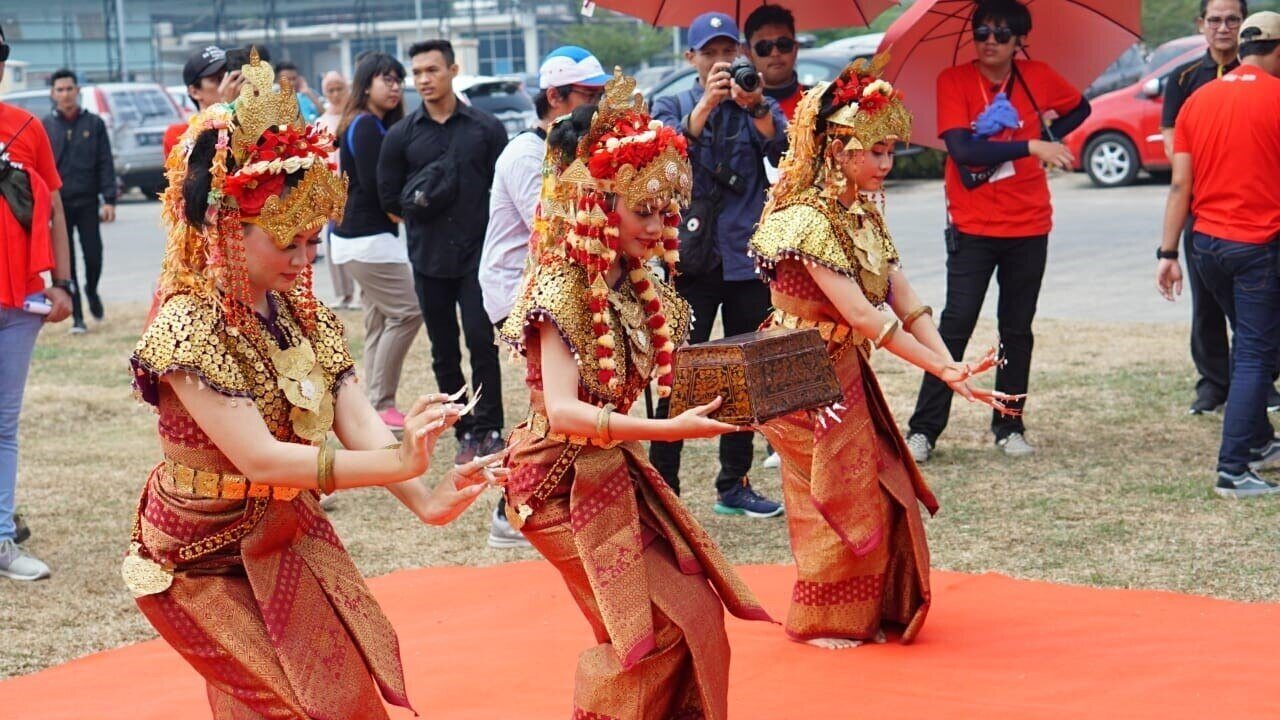 Lengkap Tari Tanggai Asal Sejarah Kostum Gerakan Lagu Video